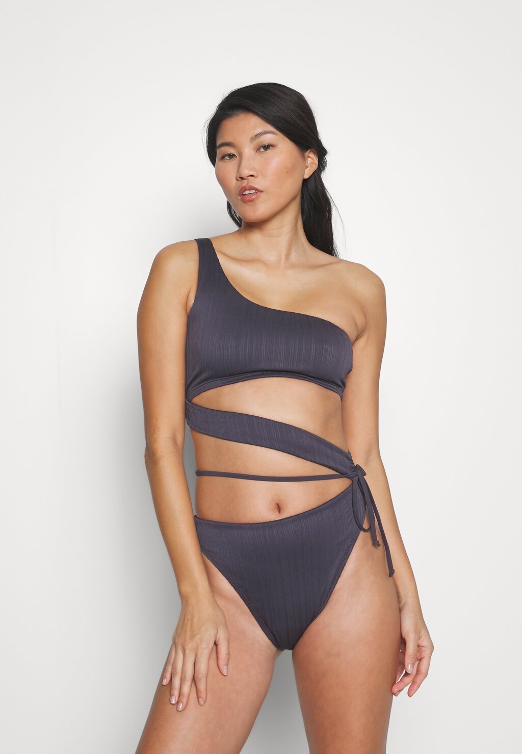 

Купальник Hunkemöller, серый