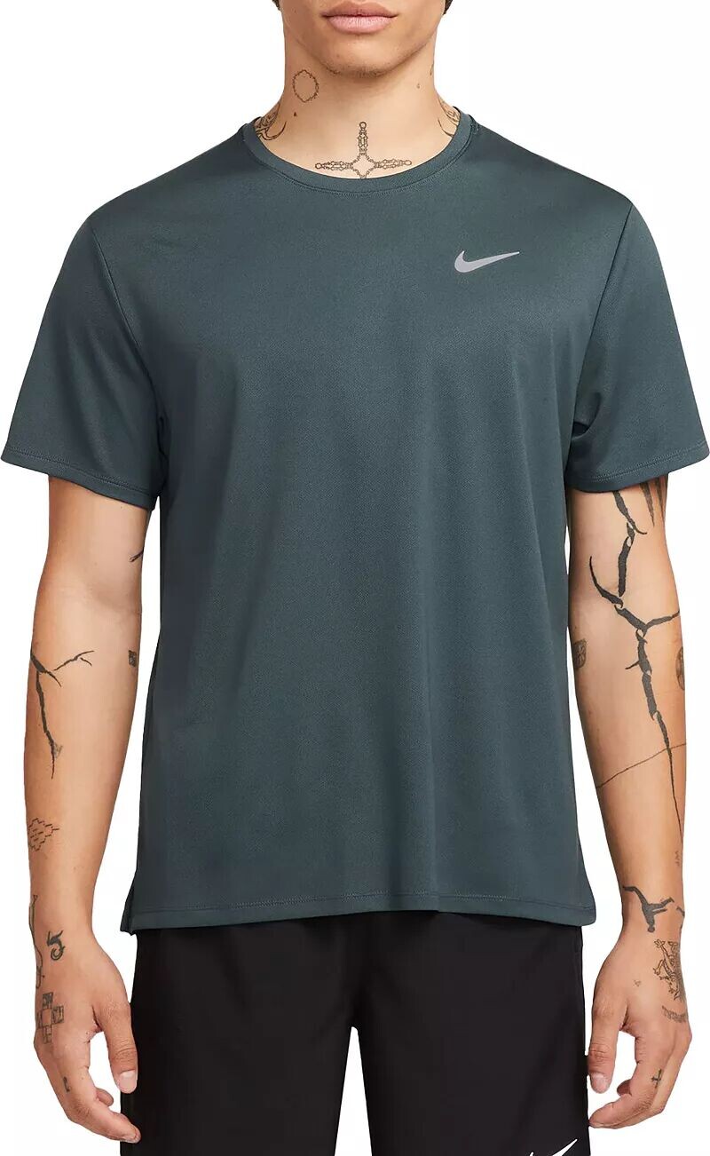 

Мужская беговая рубашка с короткими рукавами Nike Dri-FIT UV Miler