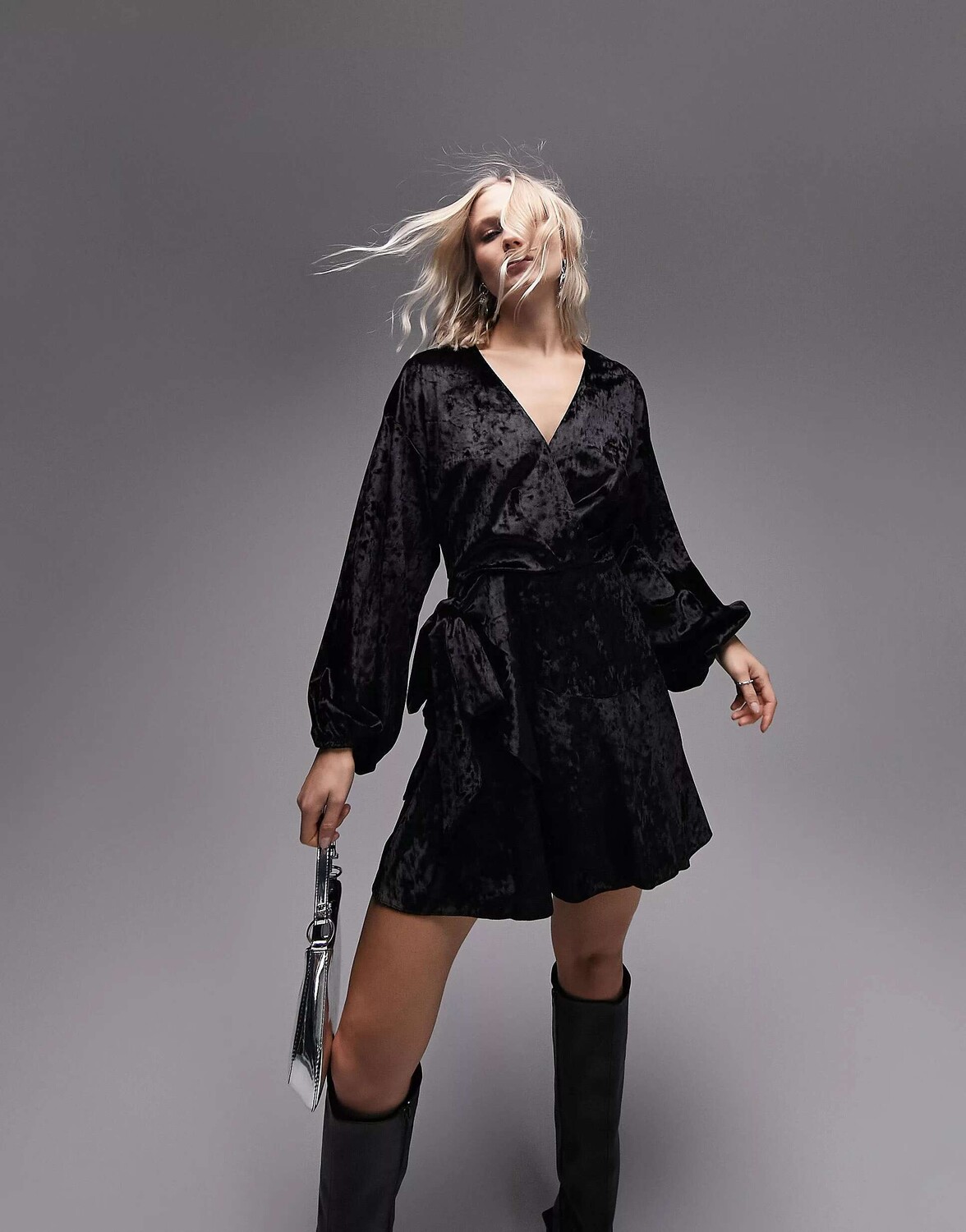 

Черное бархатное мини-платье с завязками Topshop, Черный