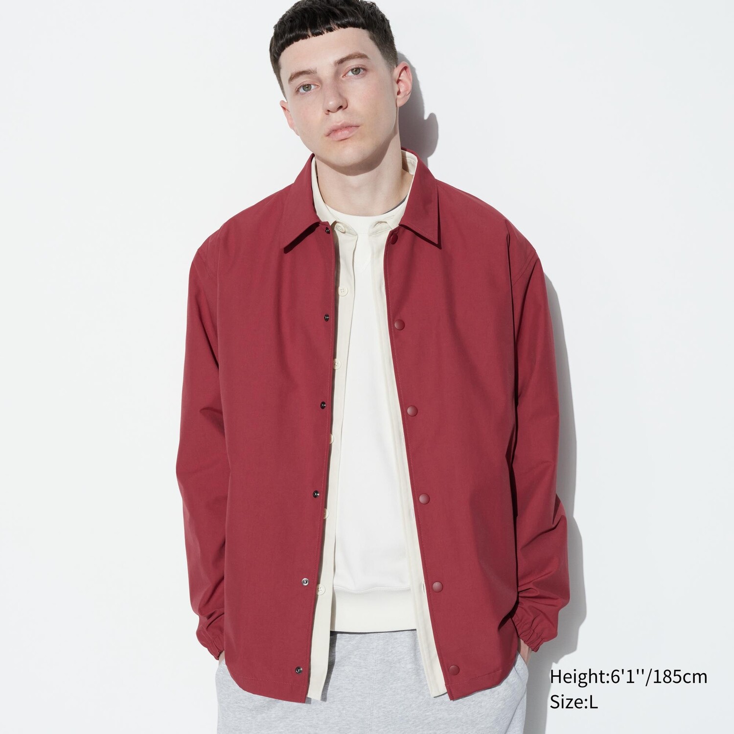 

Куртка UNIQLO водооталкивающая, красный