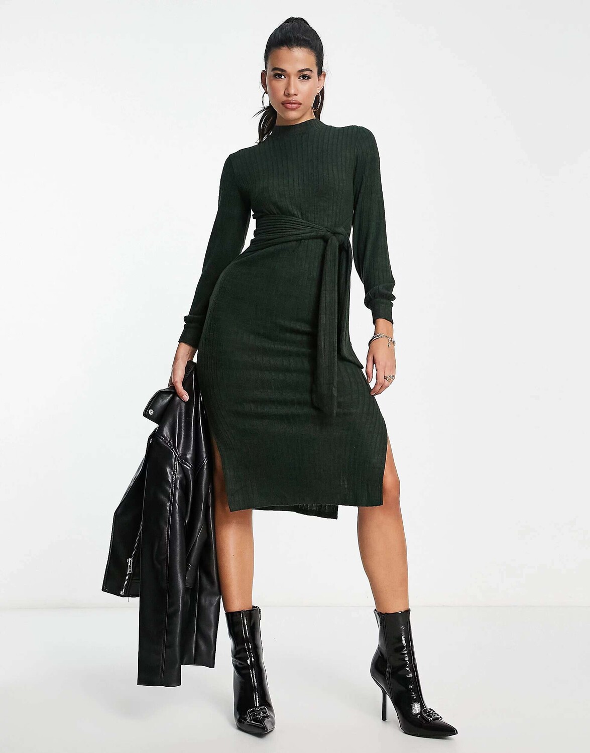 

Уютное платье-джемпер цвета хаки с высоким воротником River Island