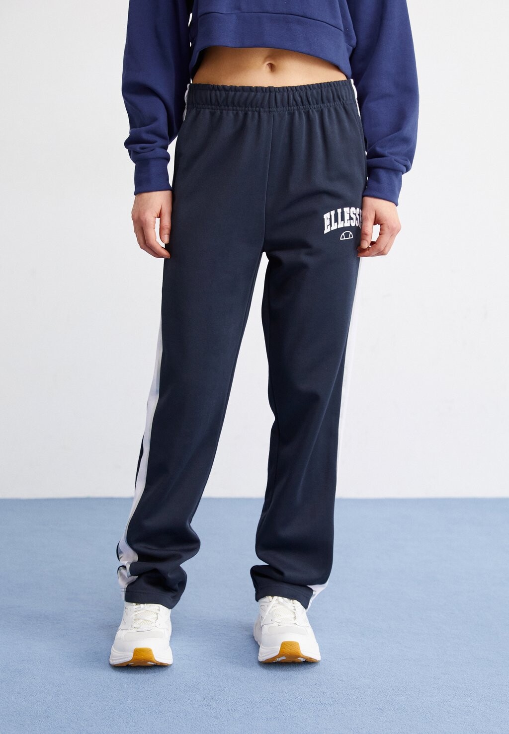 цена Спортивные брюки VIOLANTE TRACK PANT Ellesse, цвет navy