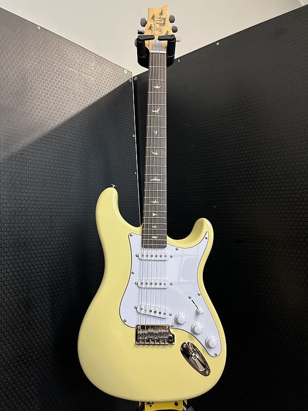 

Электрогитара PRS SE Silver Sky 2022 - Present - Moon White