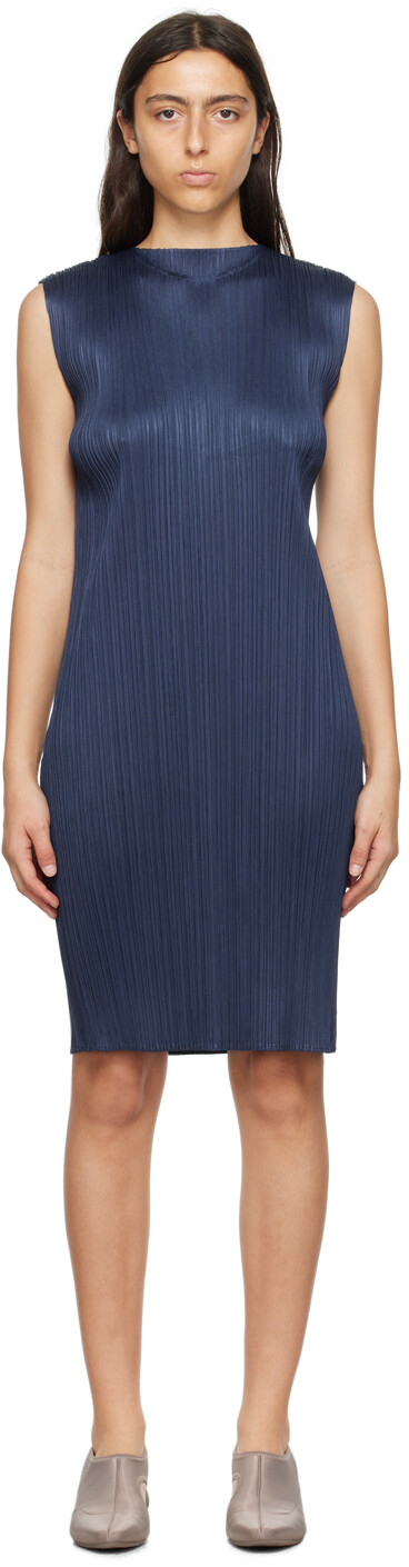 

Темно-синее платье миди в августовских цветах Pleats Please Issey Miyake