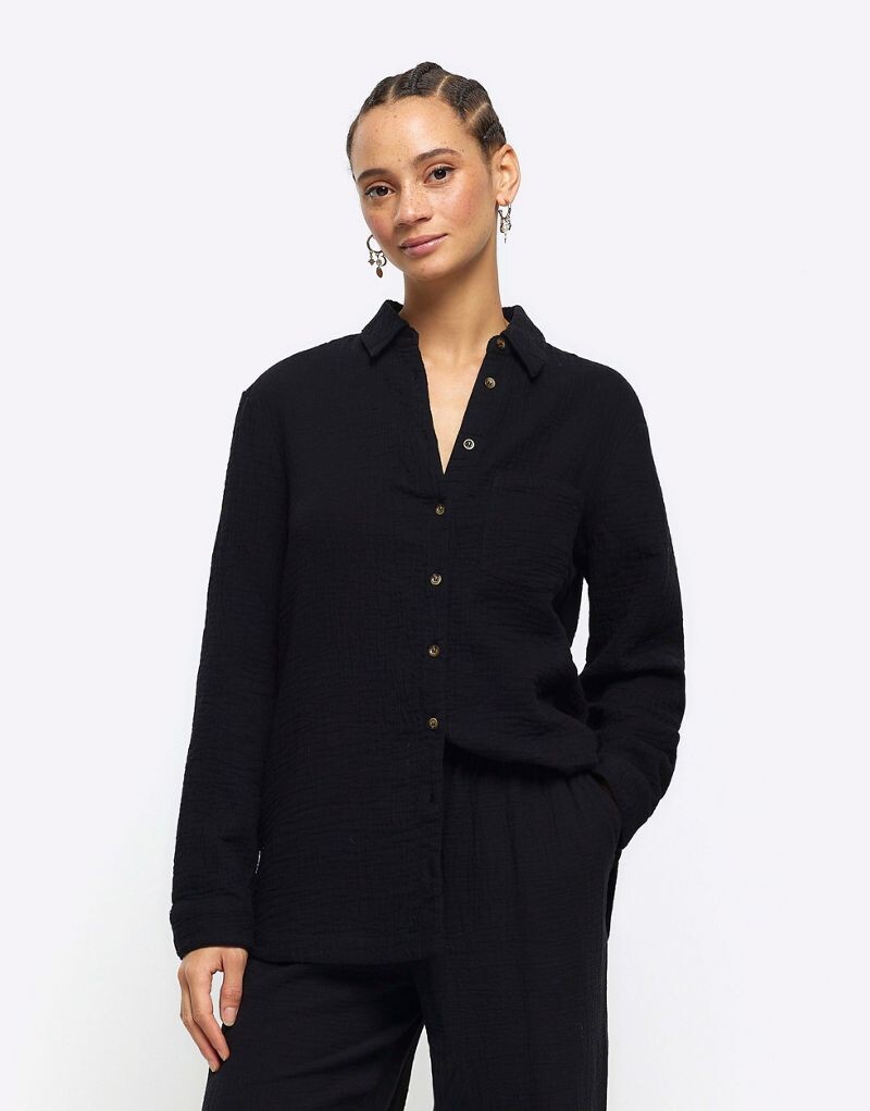 

Черная льняная рубашка в клетку River Island