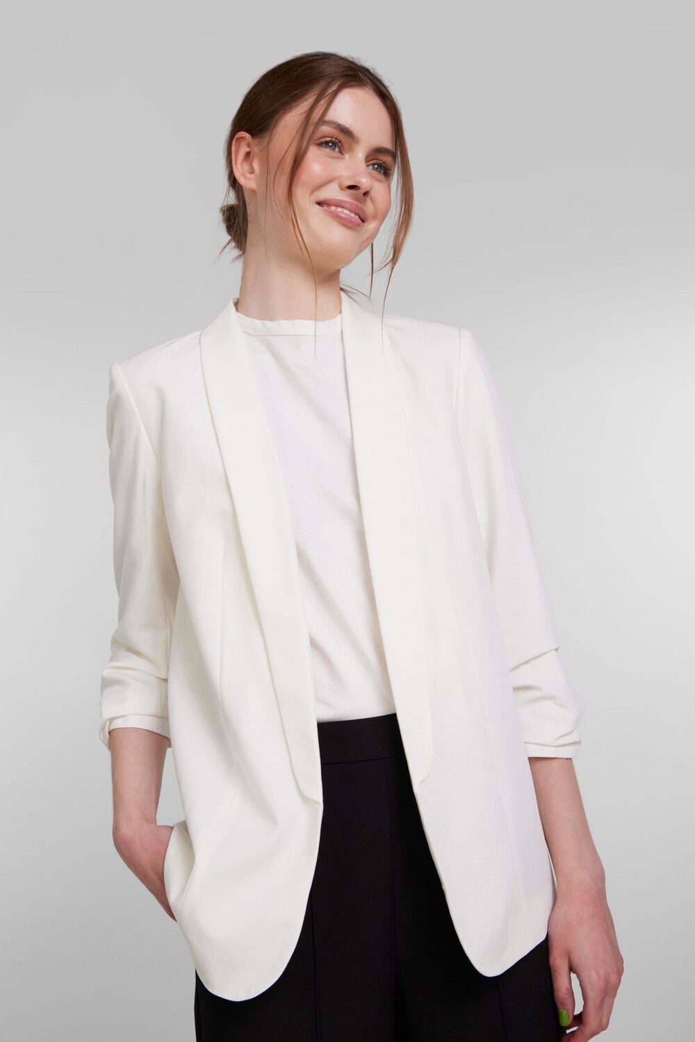

Свободная куртка Pieces Workwear с присборенными рукавами PIECES, белый