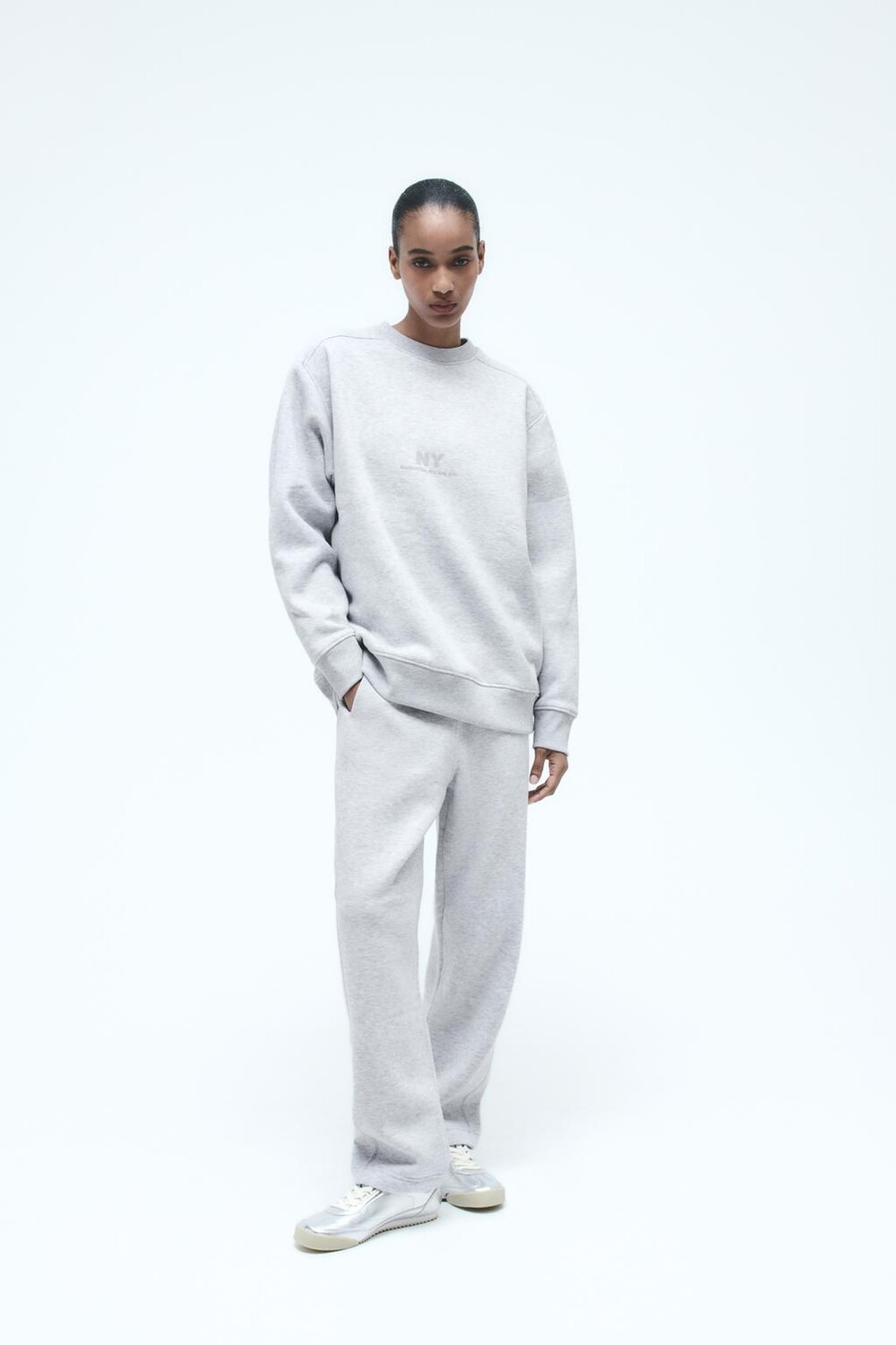 

Плюшевая толстовка со слоганом ZARA, серый мергель
