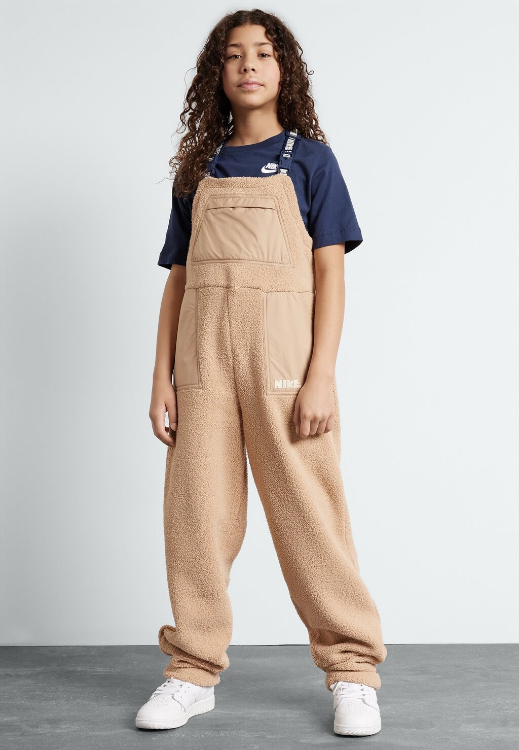 

Комбинезон Overall Winterscape Nike, цвет hemp/midnight navy/coconut milk