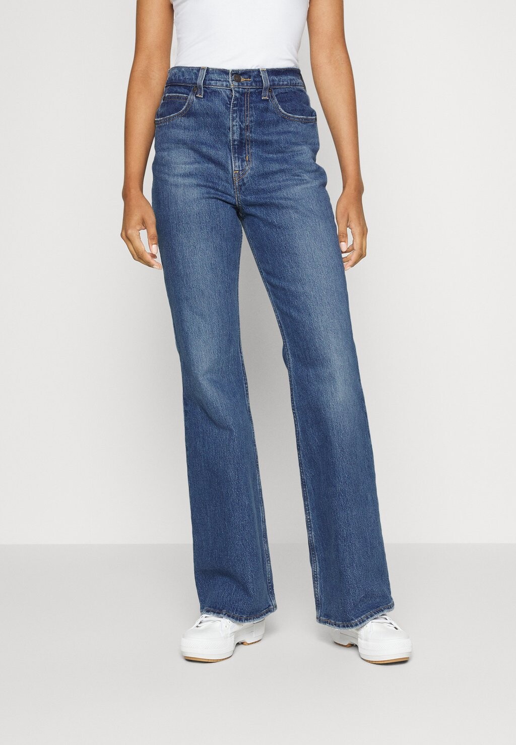 

Расклешенные джинсы Levi's