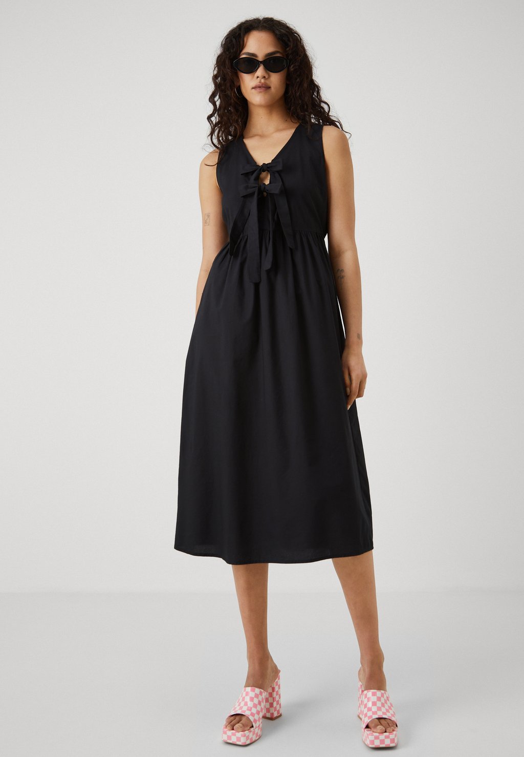 

Дневное платье Vmgili Calf Tie Dress Vero Moda, черное