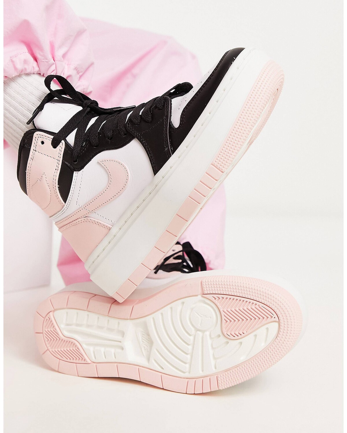 

Розовые и черные кроссовки на платформе Jordan AJ1 Elevate, Черный