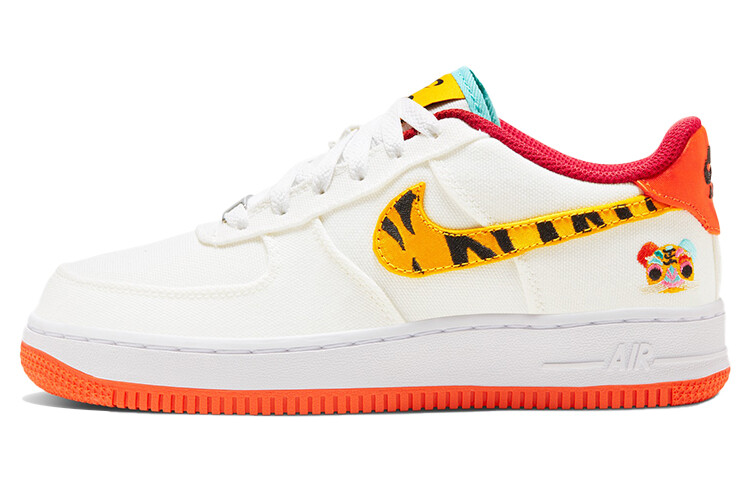

Кроссовки Nike Air Force 1 Low '07 LX