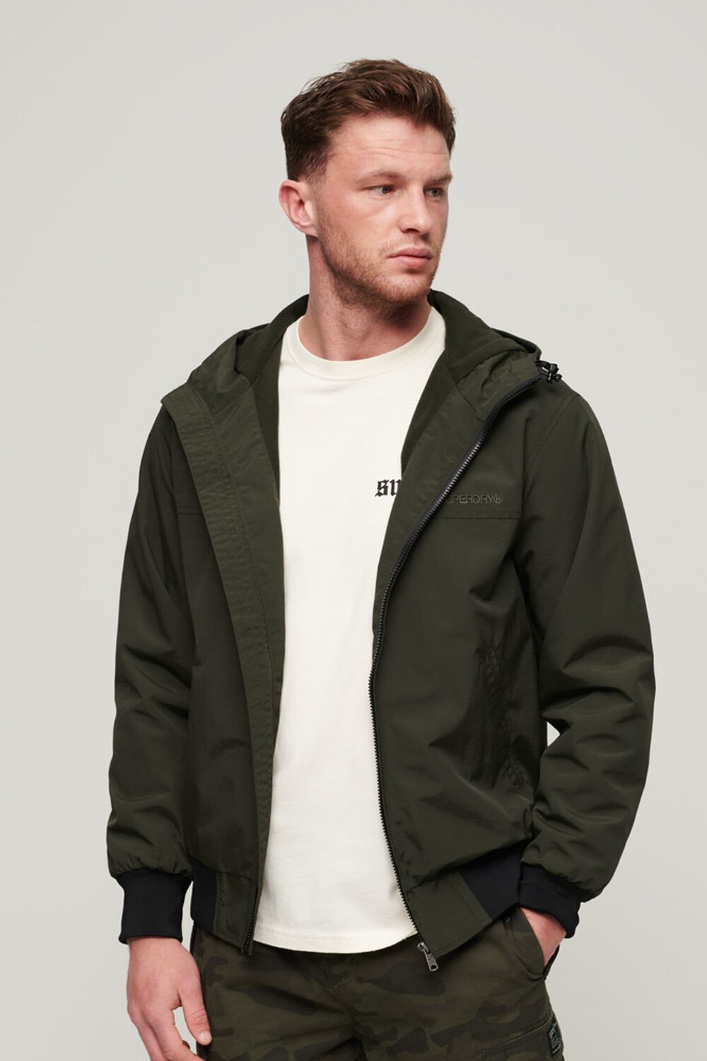 

Куртка бомбер из нейлона с капюшоном Superdry, зеленый