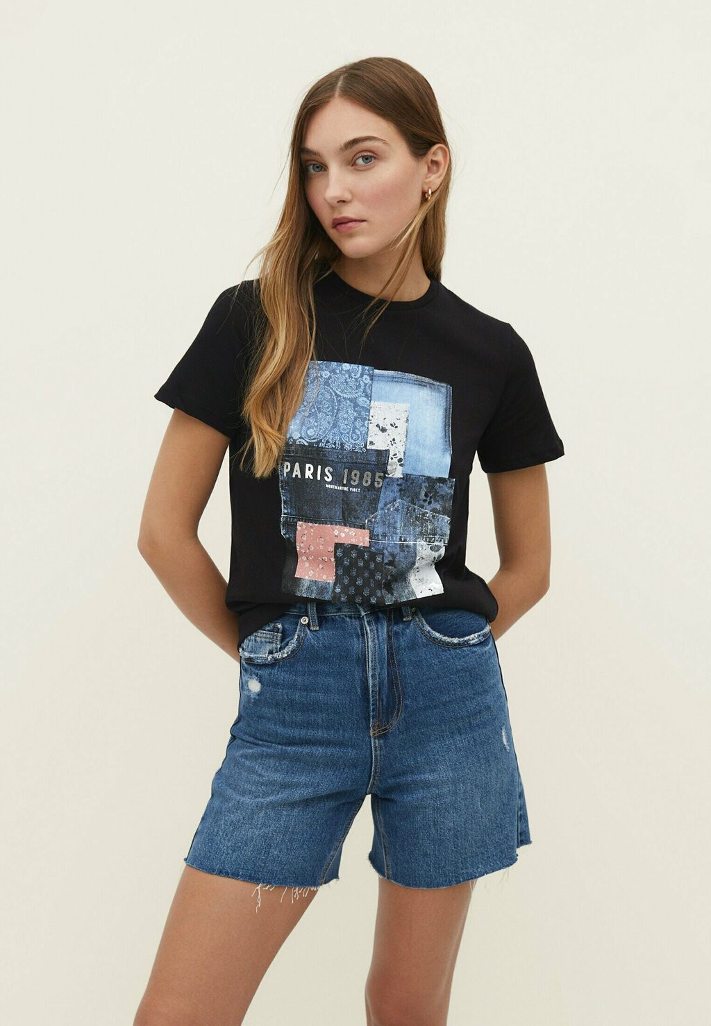 

Футболка с принтом Stradivarius, черный