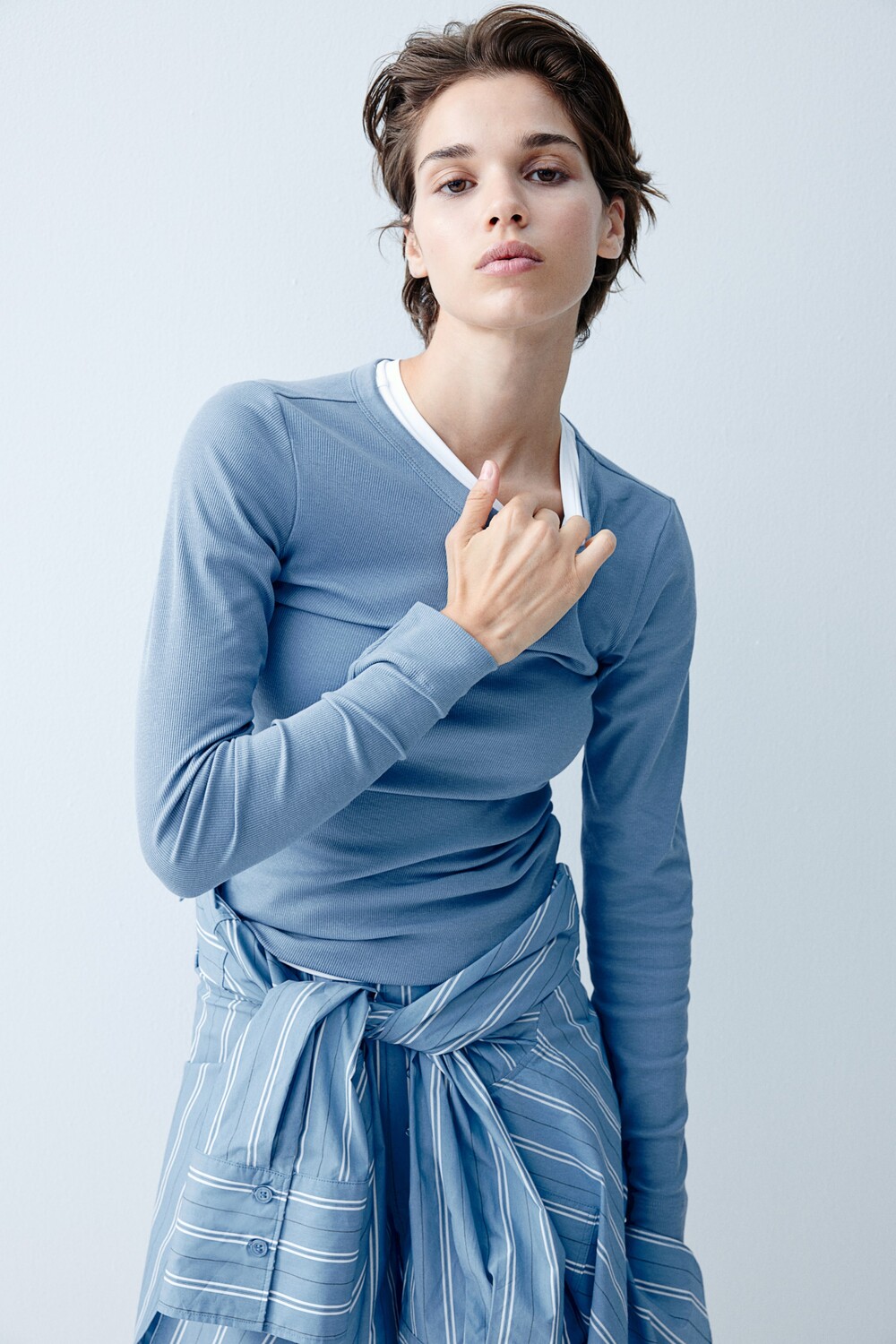 

Рубашка в рубчик из модальной смеси. H&M, синий