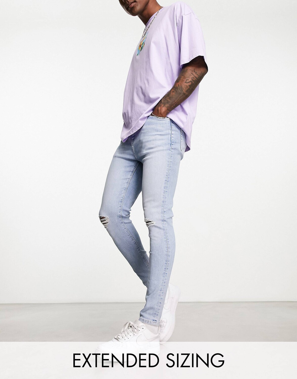 

Голубой спрей ASOS DESIGN на джинсах Power Stretch с прорезями на коленях