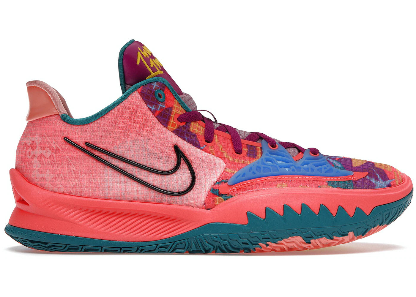 

Кроссовки Nike Kyrie 4, красный