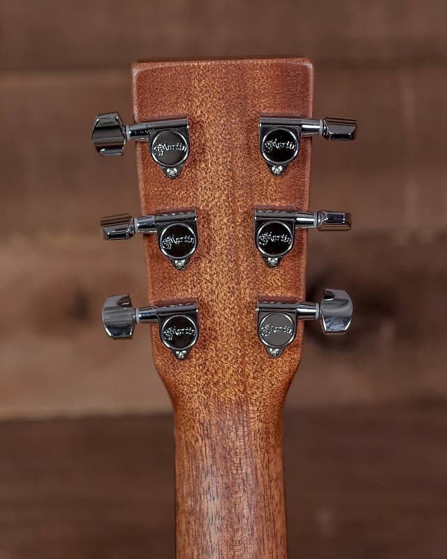 

Акустическая гитара Martin 000CJR-10E Streetmaster with Softshell Case