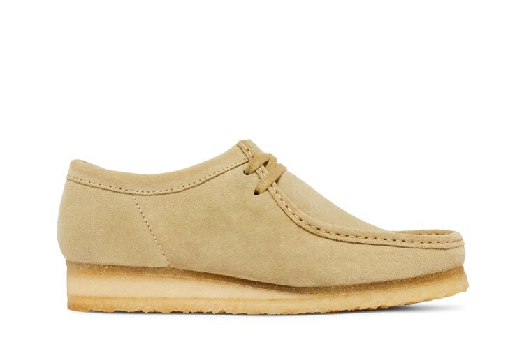 цена Кроссовки Clarks Wallabee 'Maple Suede', кремовый