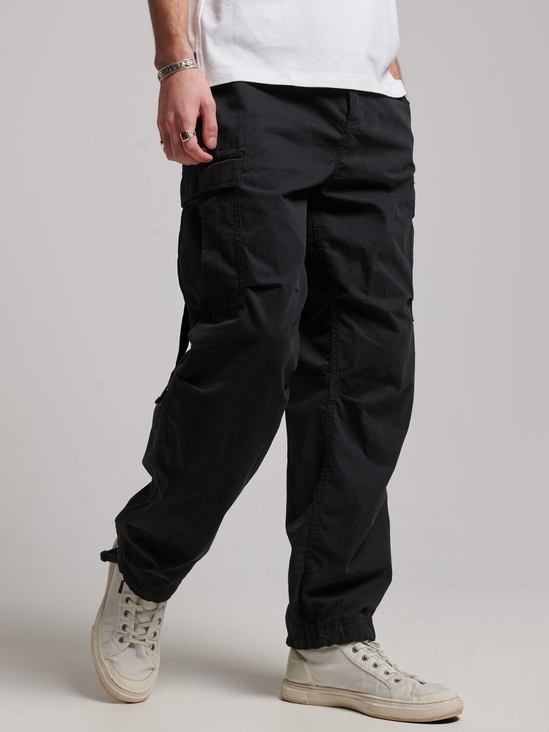 

Брюки Superdry Parachute Grip, черные, Черный
