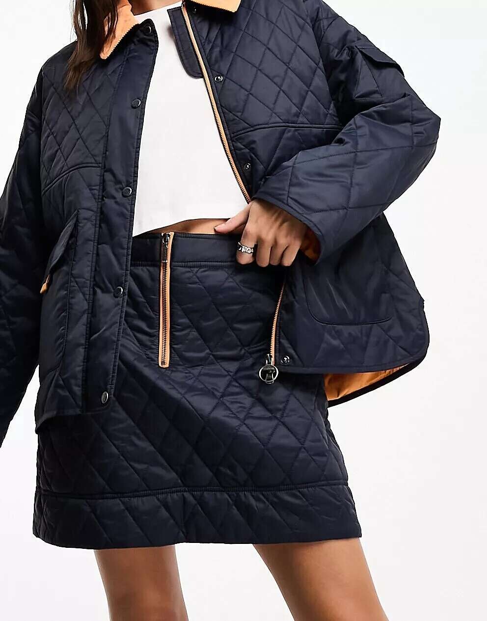

Эксклюзивная стеганая мини-юбка Barbour x ASOS темно-синего цвета