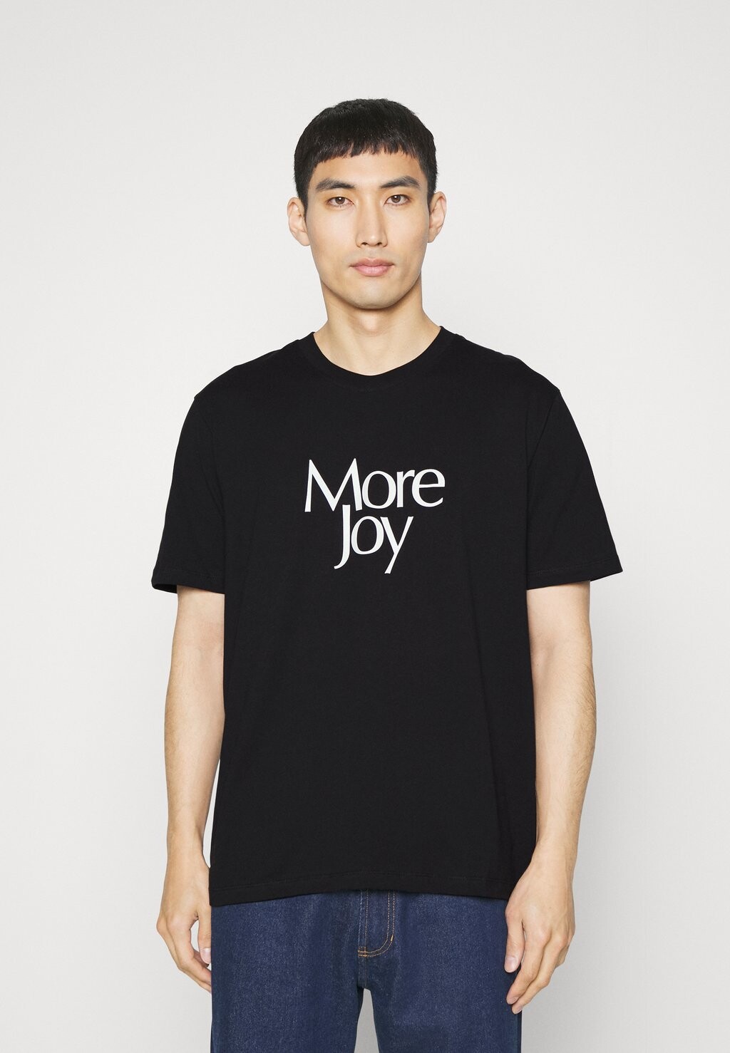 

Футболка с принтом More Joy, черный