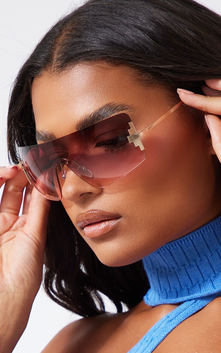

PrettyLittleThing Солнцезащитные очки в крупной оправе с двусторонними деталями из золотистого металла