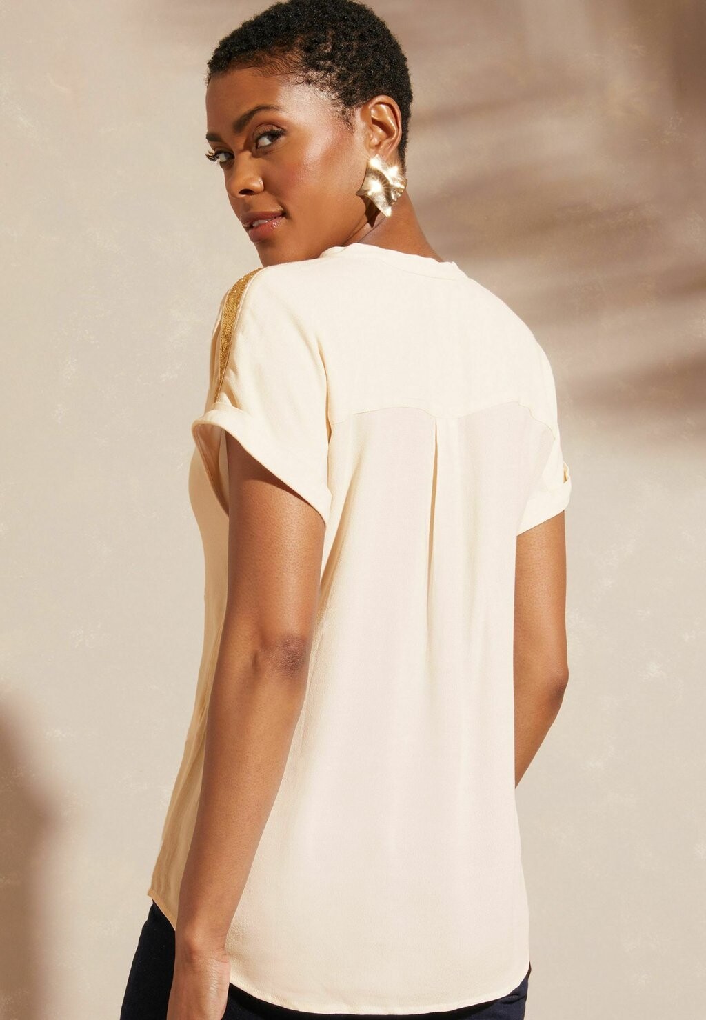 

Блуза V NECK ROLL SLEEVE REGULAR FIT Love & Roses, белый