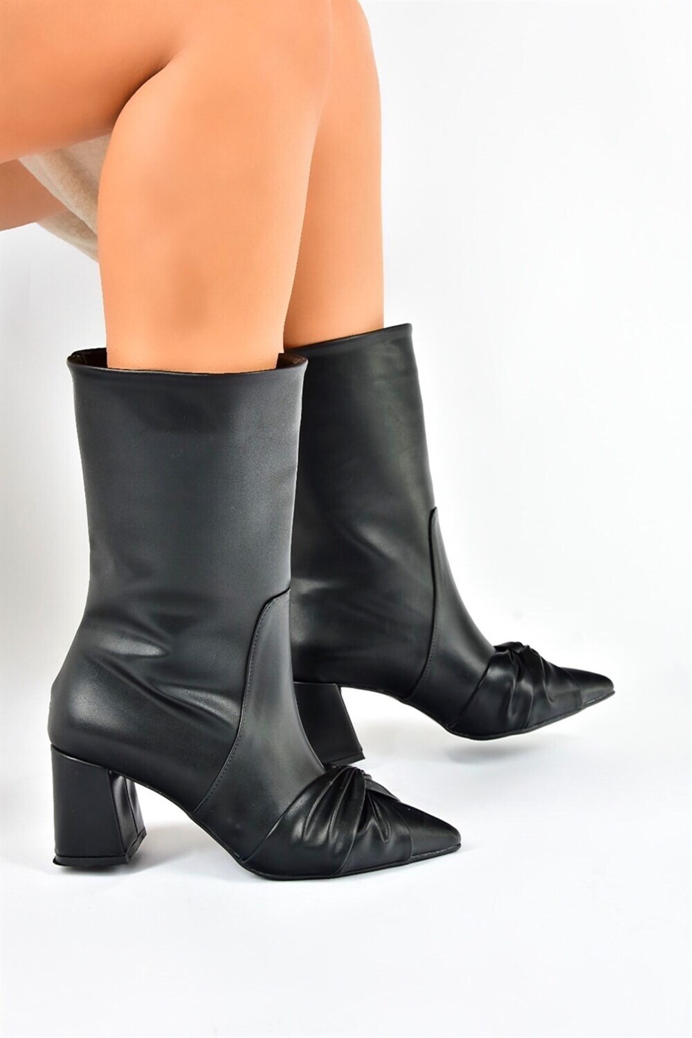 

Черные женские ботинки на толстом каблуке Fox Shoes, черный