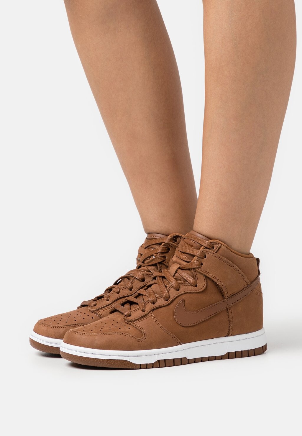 

Высокие кроссовки Nike Dunk, пекан / белый