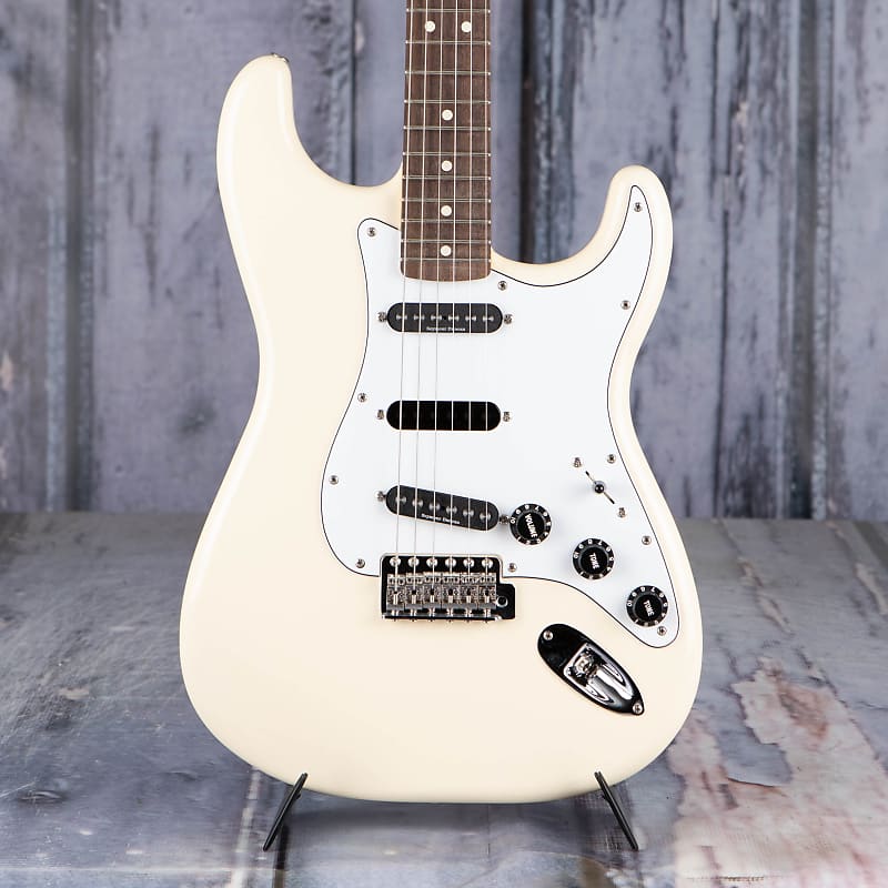 цена Электрогитара Fender Ritchie Blackmore Stratocaster, Olympic White