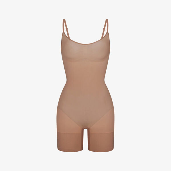 

Боди Everyday Sculpt из эластичной ткани со сборками Skims, цвет sienna