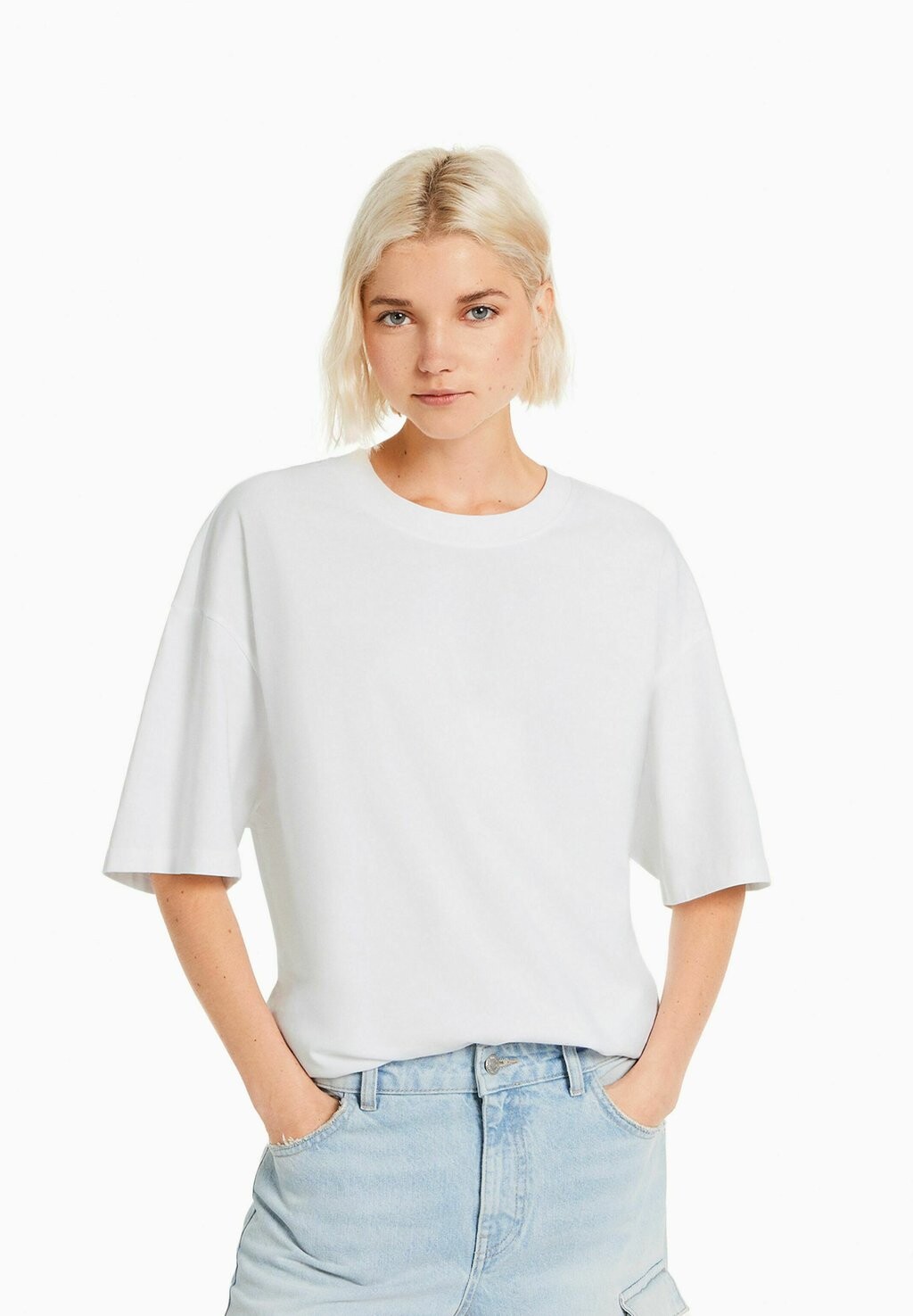 

Базовая футболка Bershka, белый