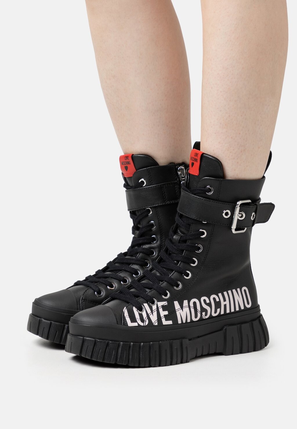 

Ботильоны на шнуровке Love Moschino, черный