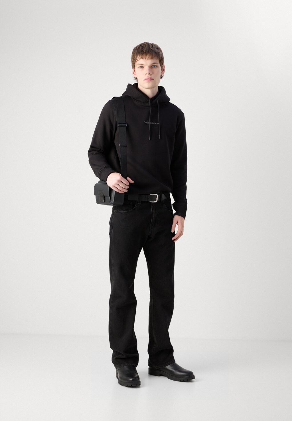 

Джемпер с капюшоном MONOLOGO HOODIE Calvin Klein, черный