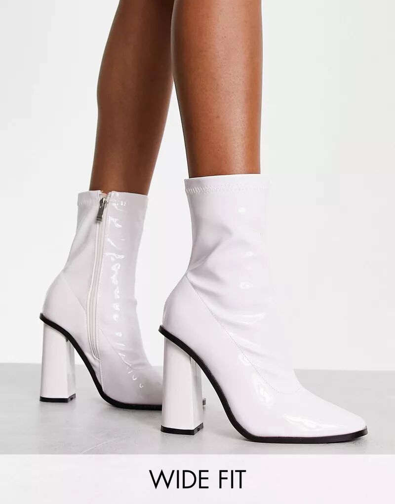 Raid Wide Fit Белые лакированные ботинки-носки Saylor широкого кроя на блочном каблуке