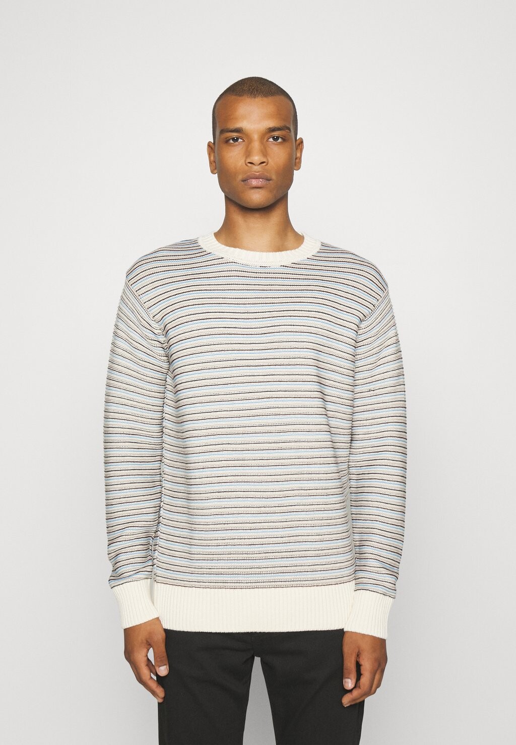 

Свитер STRIPED CREW NECK KnowledgeCotton Apparel, бежевый