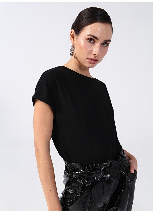 

Однотонная черная женская блузка с вырезом «лодочка» Black On Black