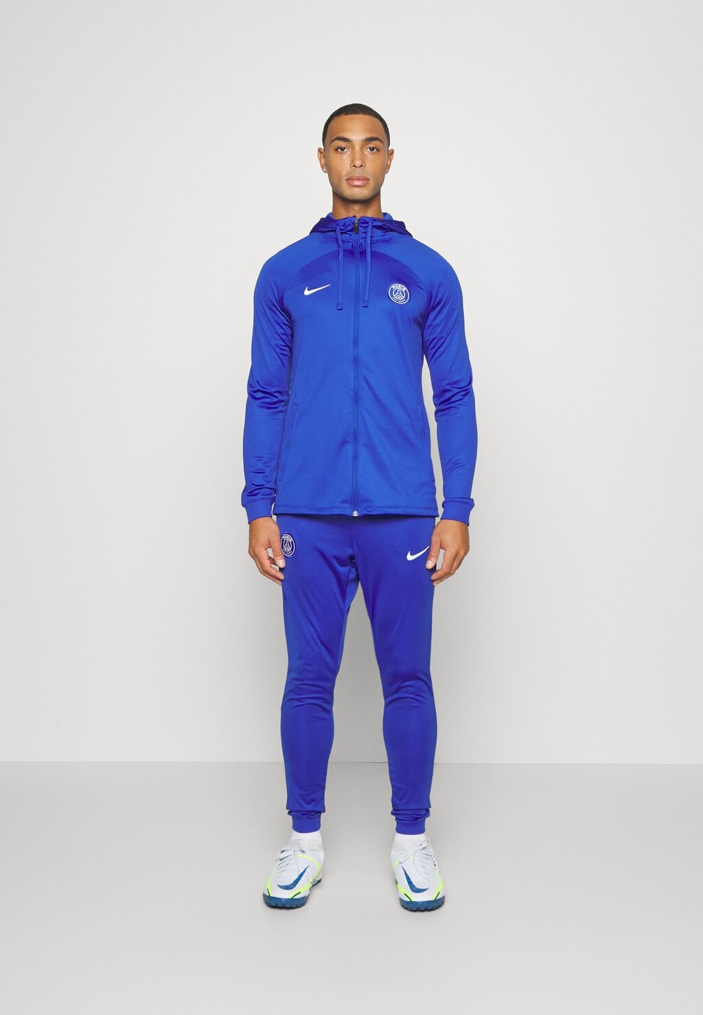 

Спортивный костюм Nike