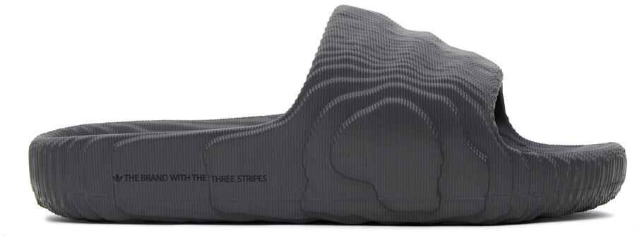 

Серые шлепанцы adidas Originals Adilette 22