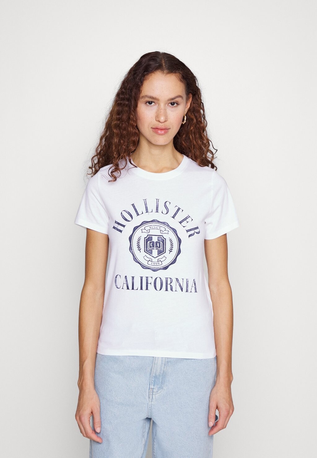 

Футболка с принтом Hollister Co., белый