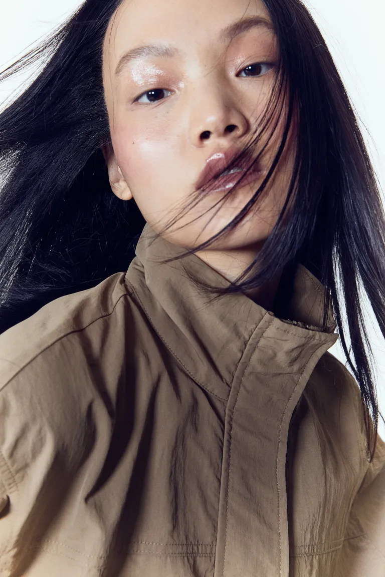 

Ветрозащитная нейлоновая куртка H&M, бежевый