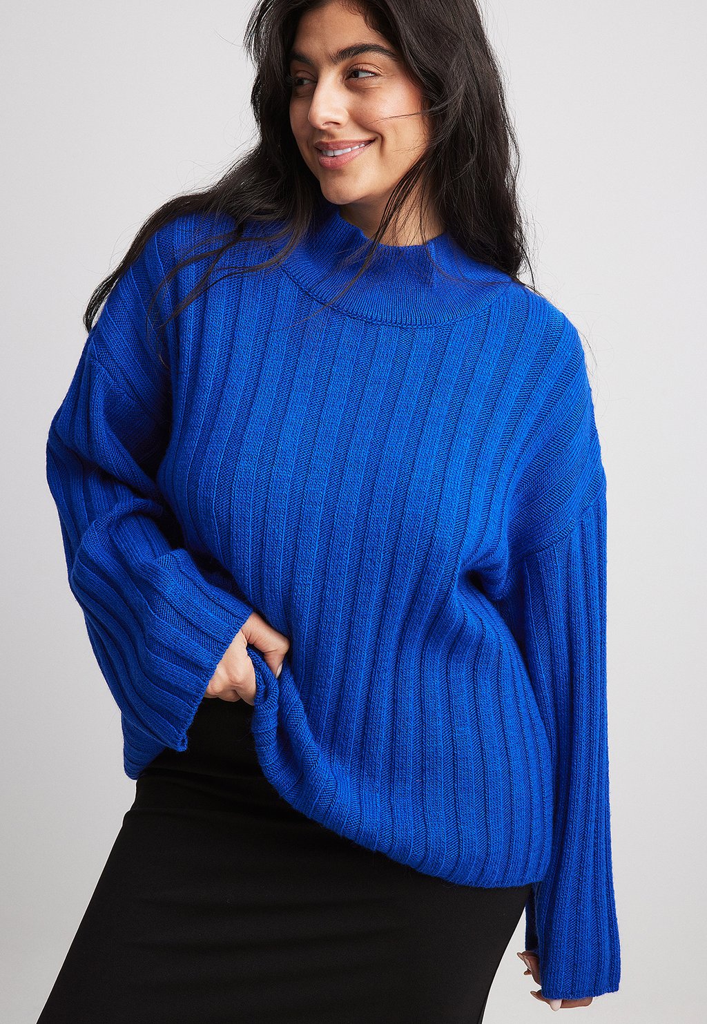 Вязаный свитер NA-KD, цвет cobolt