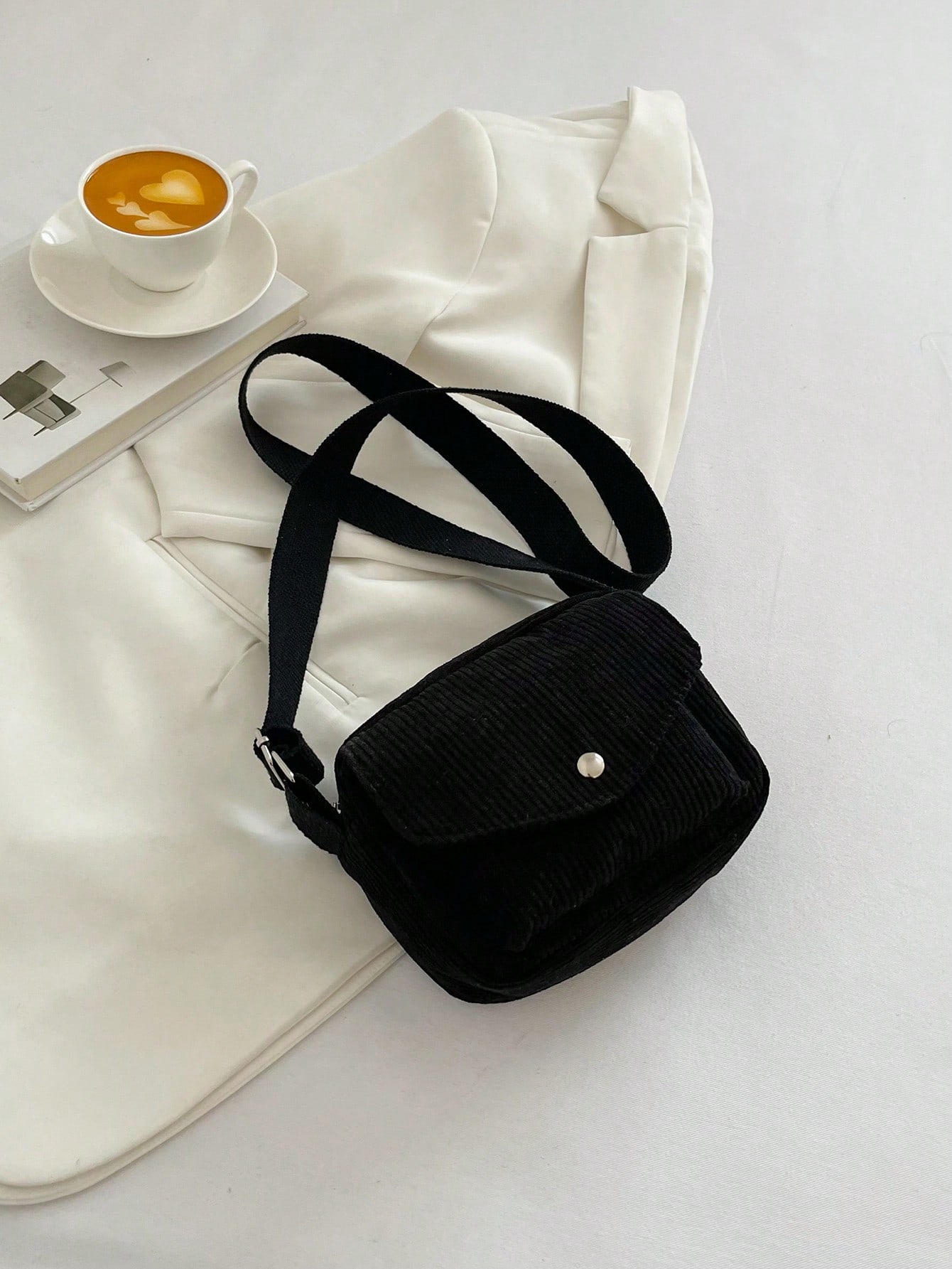 Квадратная сумка Mini Snap Button с клапаном, черный