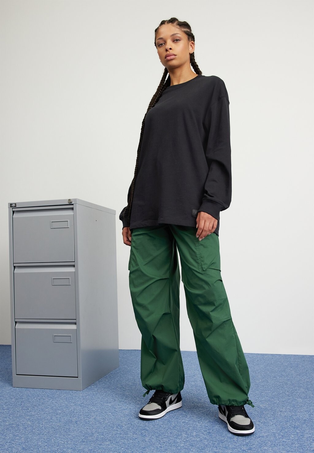

Брюки-карго PANT Nike Sportswear, цвет fir