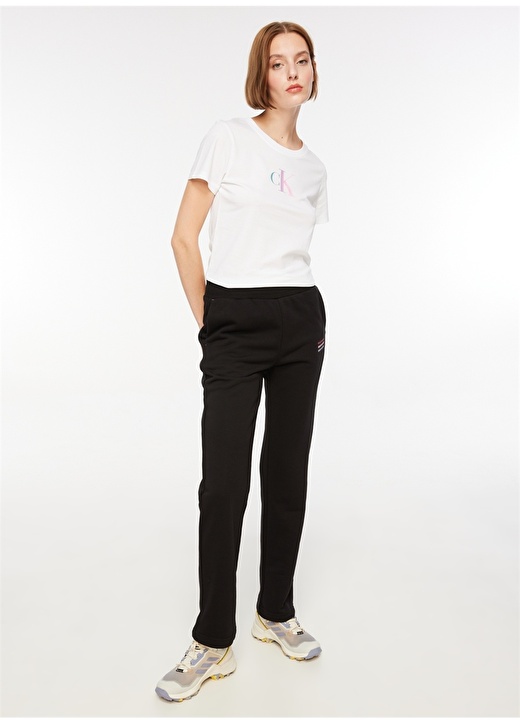 цена Черные женские спортивные штаны с карманами Skechers