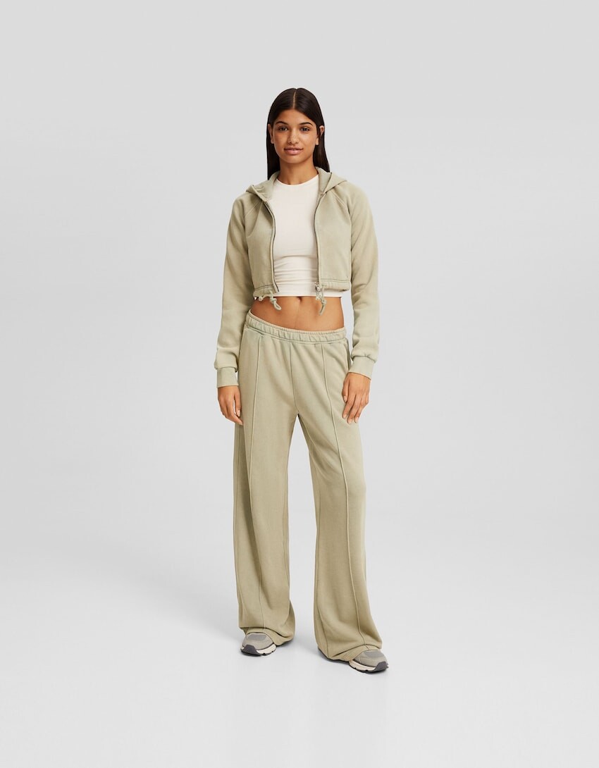 

Широкие плюшевые брюки с эффектом отбеливания Bershka, хаки