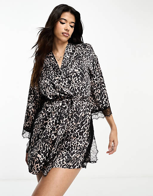 

Халат Ann Summers Cherryann с кружевной отделкой и животным принтом