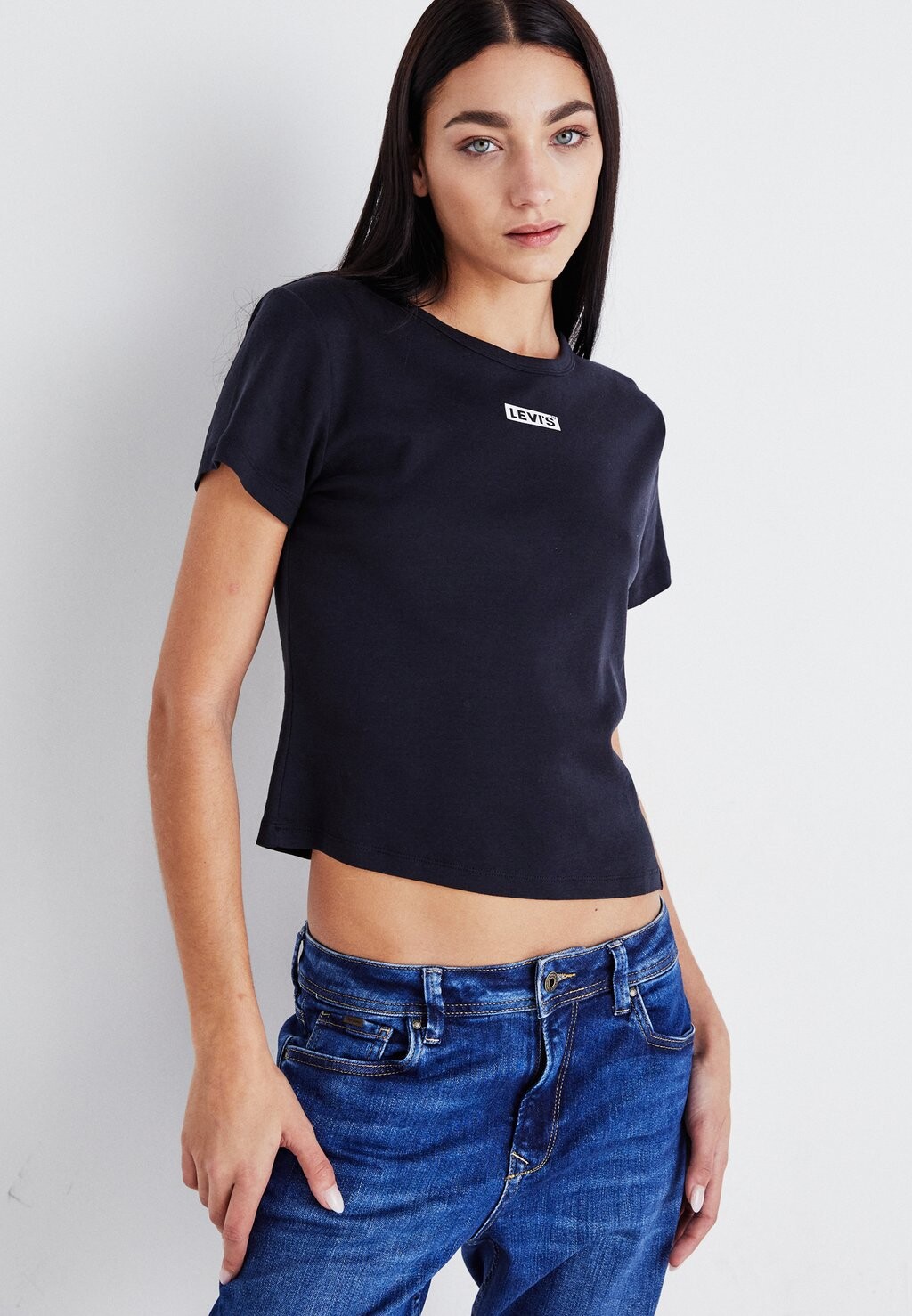 

Базовая футболка GRAPHIC RICKIE TEE Levi's, черный
