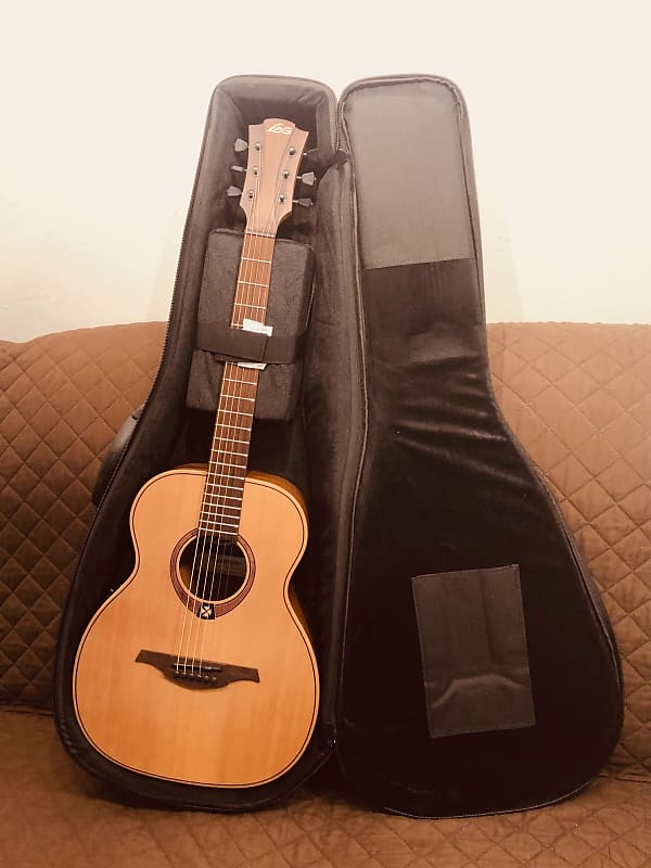 Акустическая гитара Lag TRAVEL-RCE Travel Series Solid Red Cedar Top Khaya Neck 6-String Acoustic-Electric Guitar w/Case